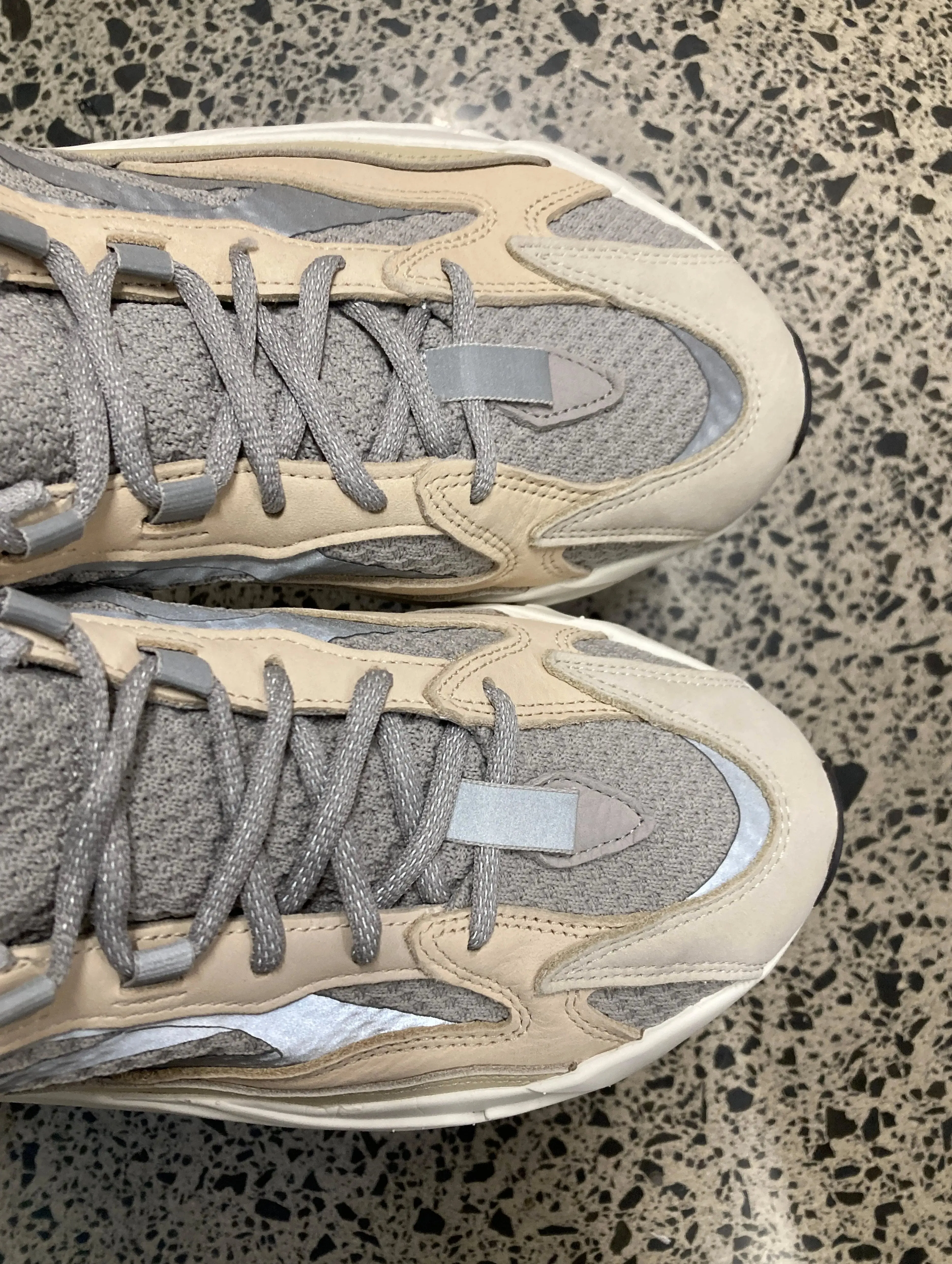 Adidas Yeezy Boost 700 V2 Cream [USED]
