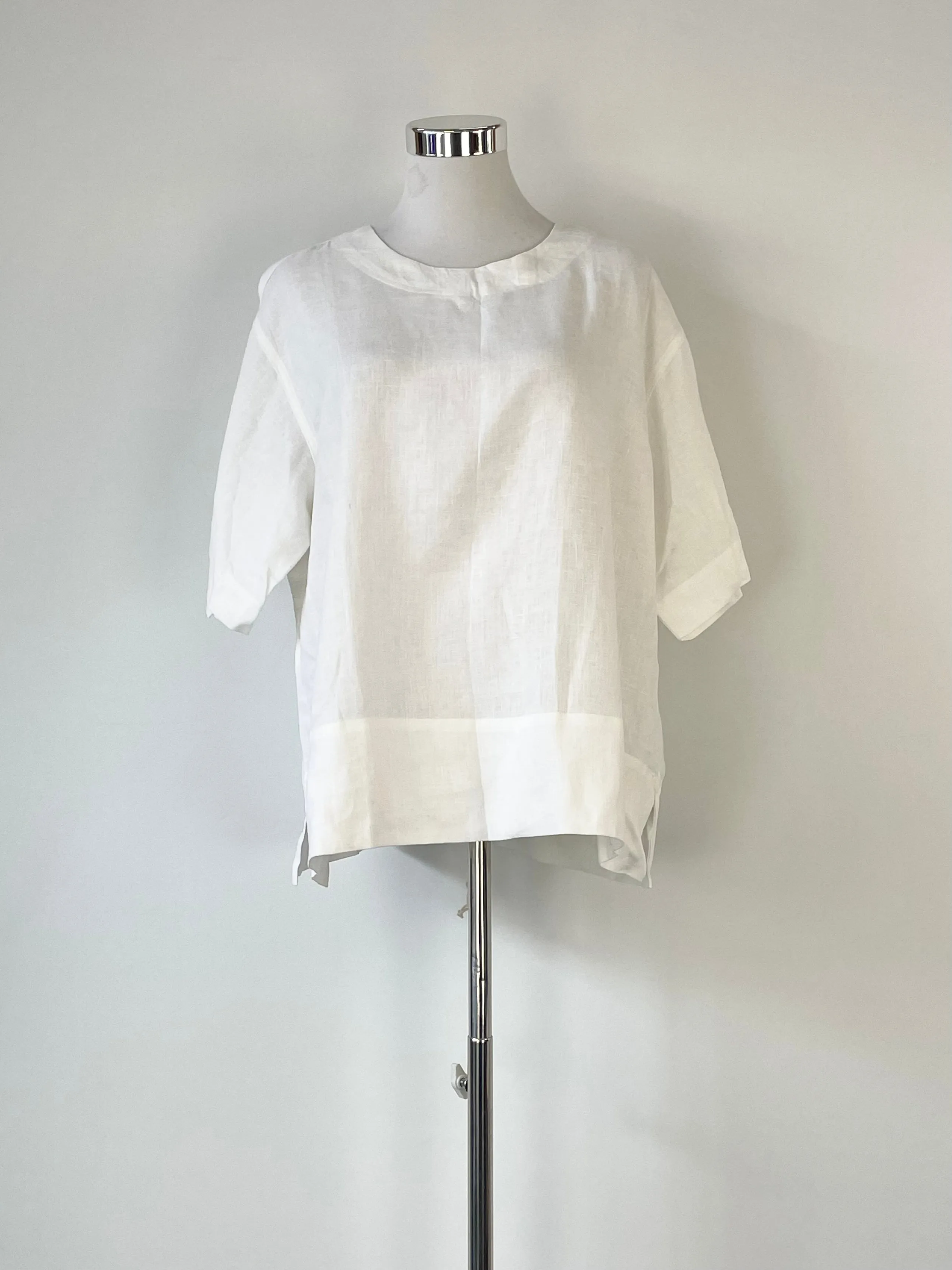 Andrea & Joen French Linen White 'Raven' Crew Neck T-Shirt - S