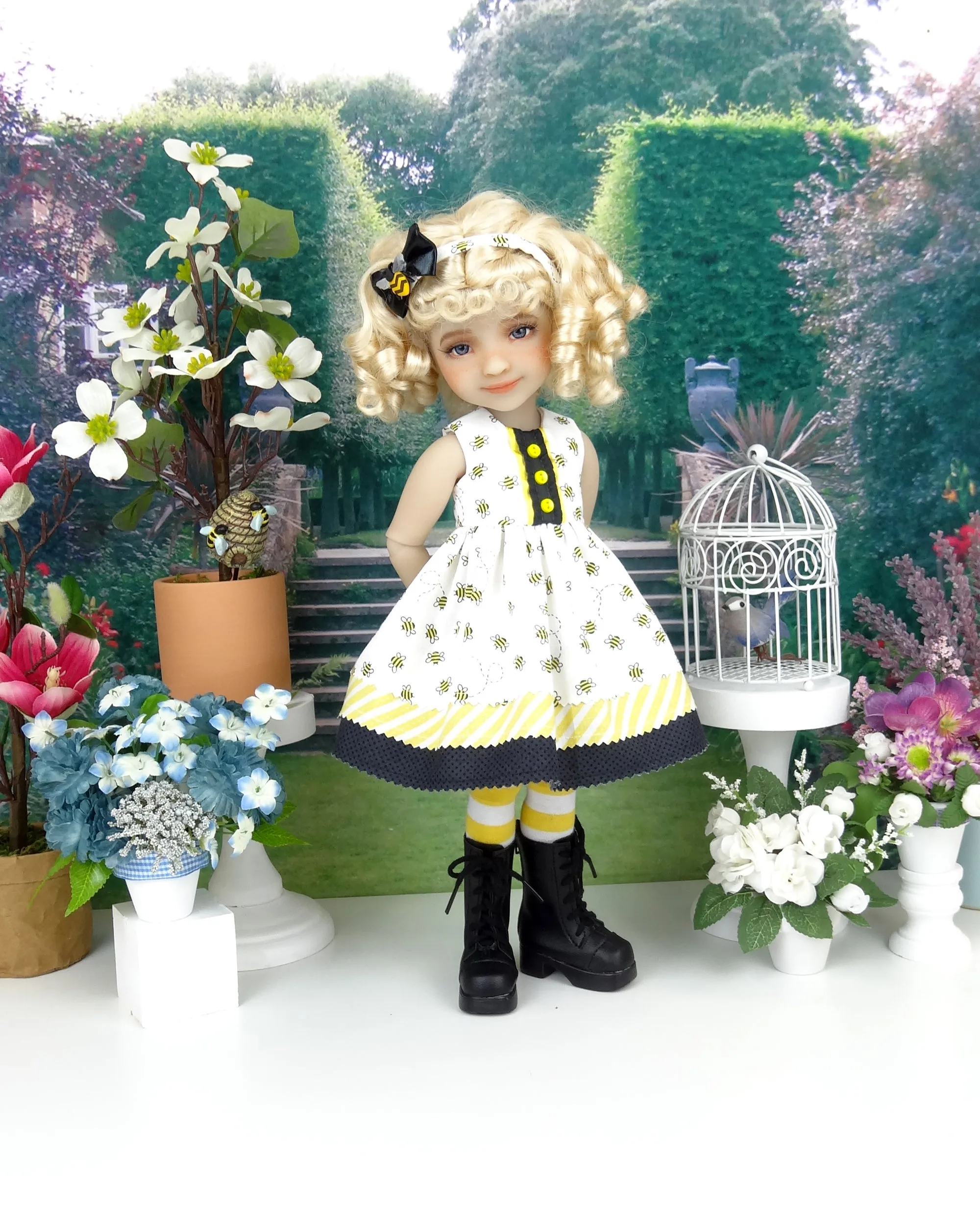 Buzzing Bee - dress with boots for Ruby Red Fashion Friends doll