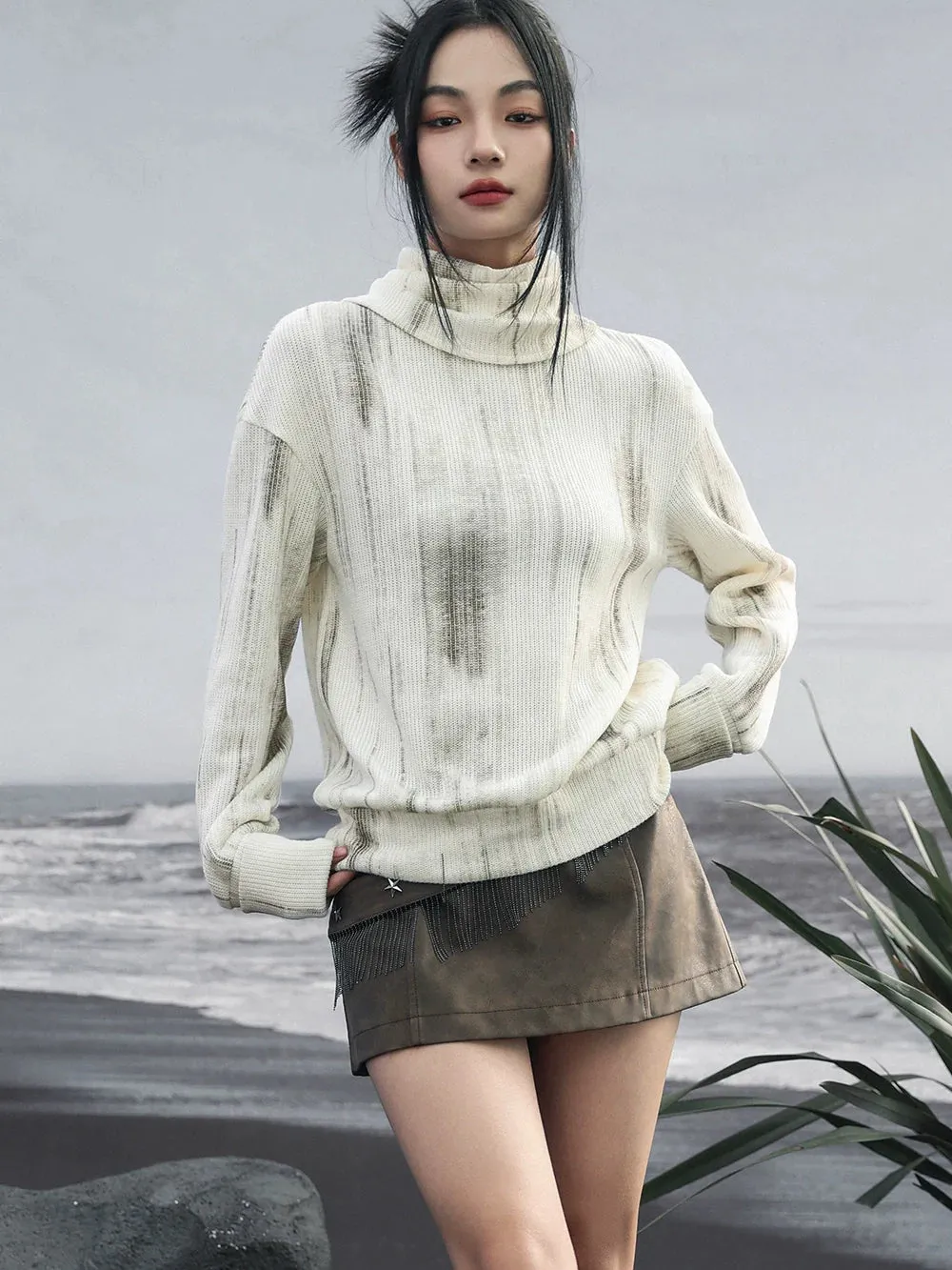 Dark Top Print Turtleneck Marble