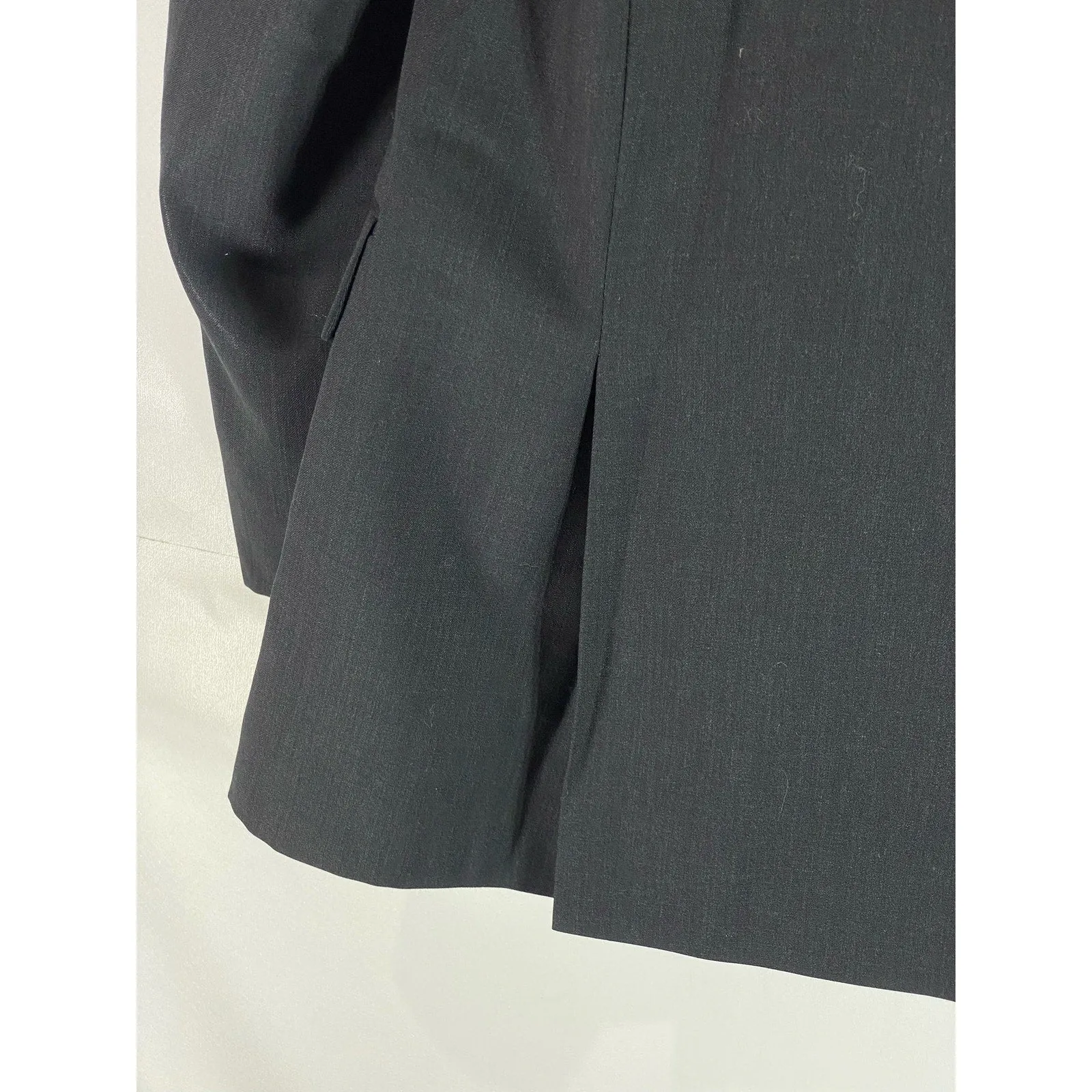 EMANUEL EMANUEL UNGARO Men's Black Solid Two-Button Wool Suit Jacket SZ 48R