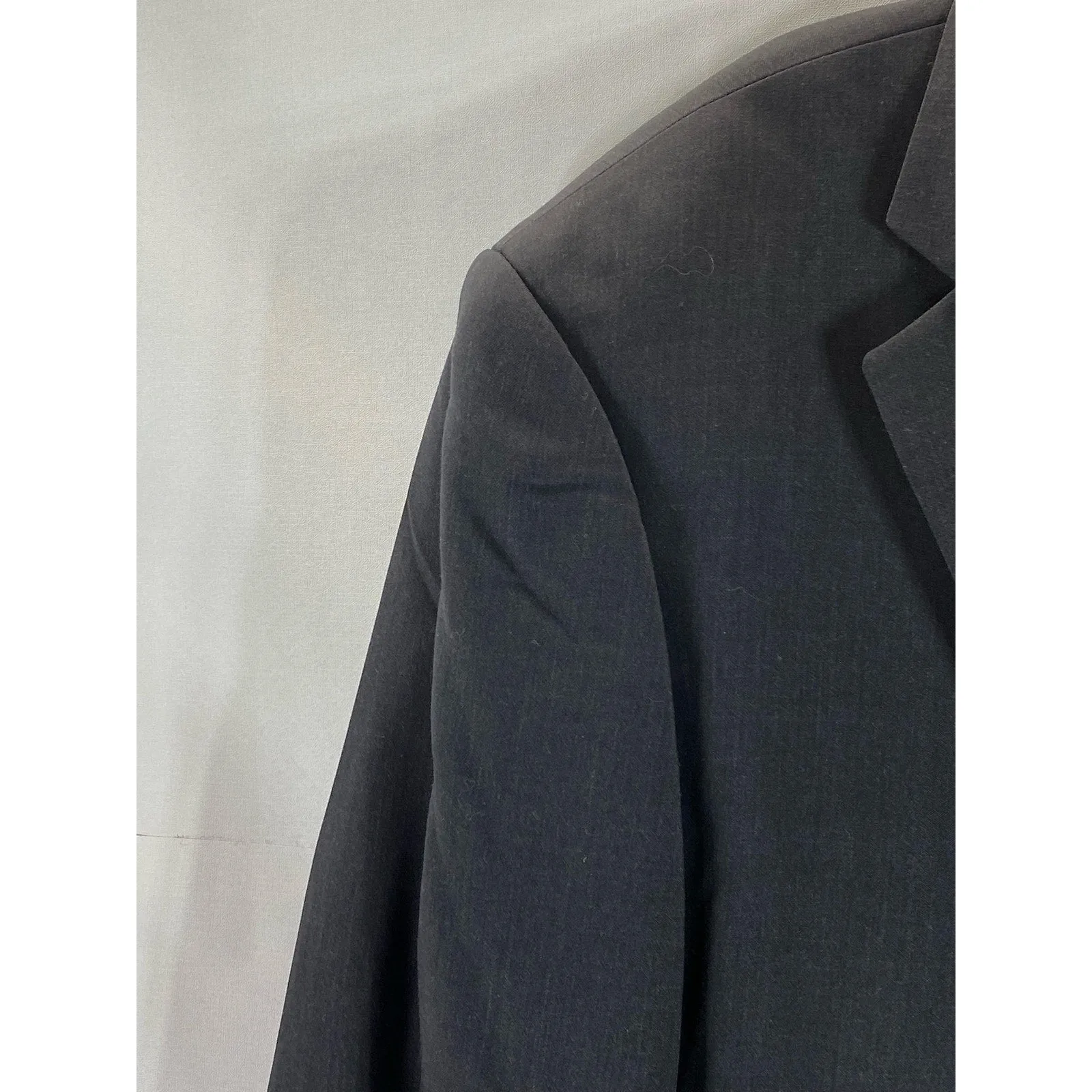 EMANUEL EMANUEL UNGARO Men's Black Solid Two-Button Wool Suit Jacket SZ 48R