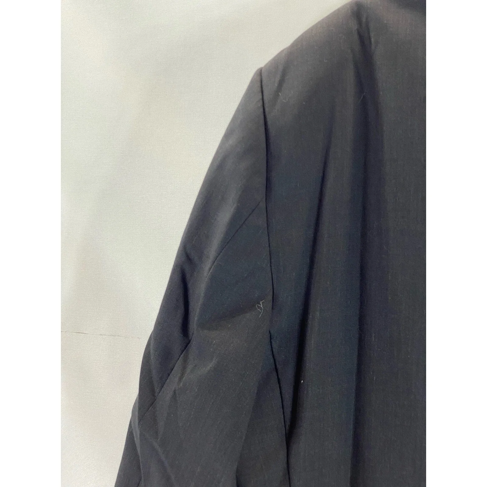 EMANUEL EMANUEL UNGARO Men's Black Solid Two-Button Wool Suit Jacket SZ 48R
