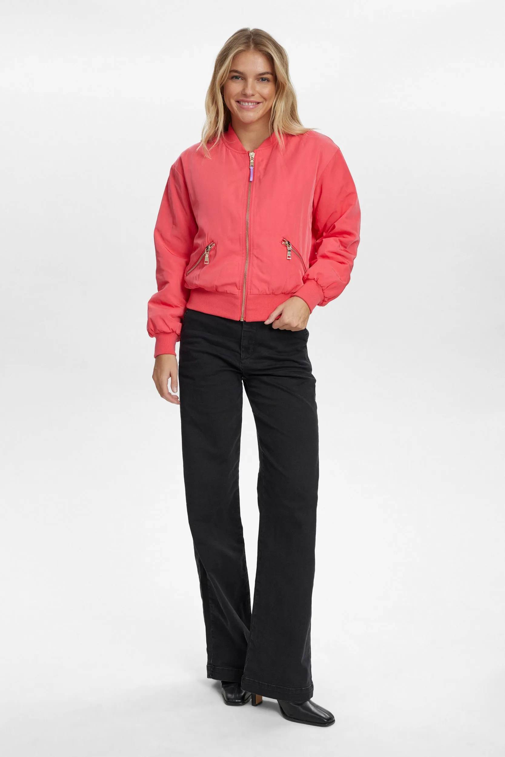 Numph Nunora Jacket in Geranium