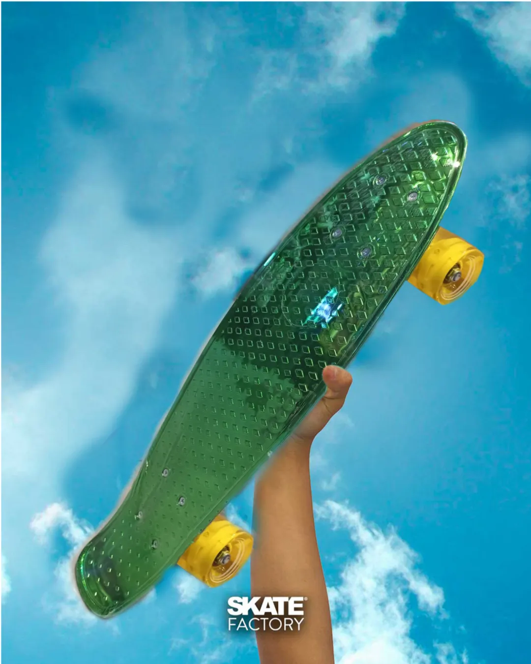 PENNYBOARD PATINETA COMPLETA BLAZER VERDE METALICA CON LUZ LED
