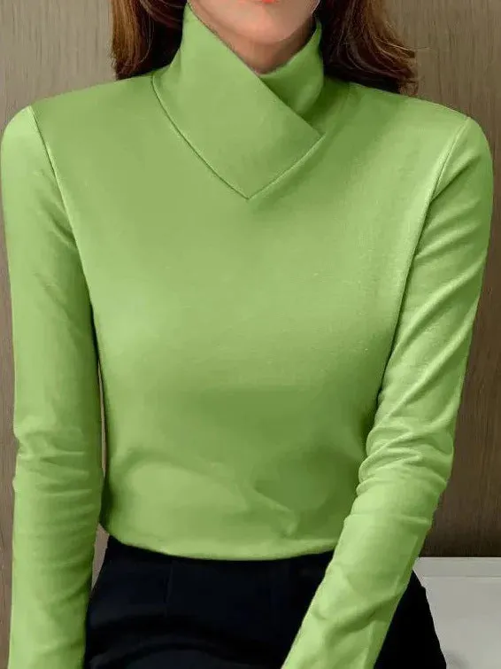 Stacie Elegant turtleneck sweater with high collar.