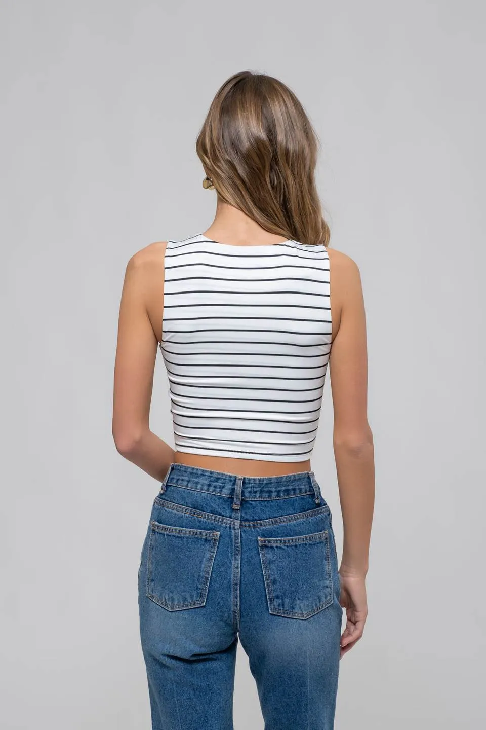 STRIPE ROUND NECK SLEEVELESS CROP TOP