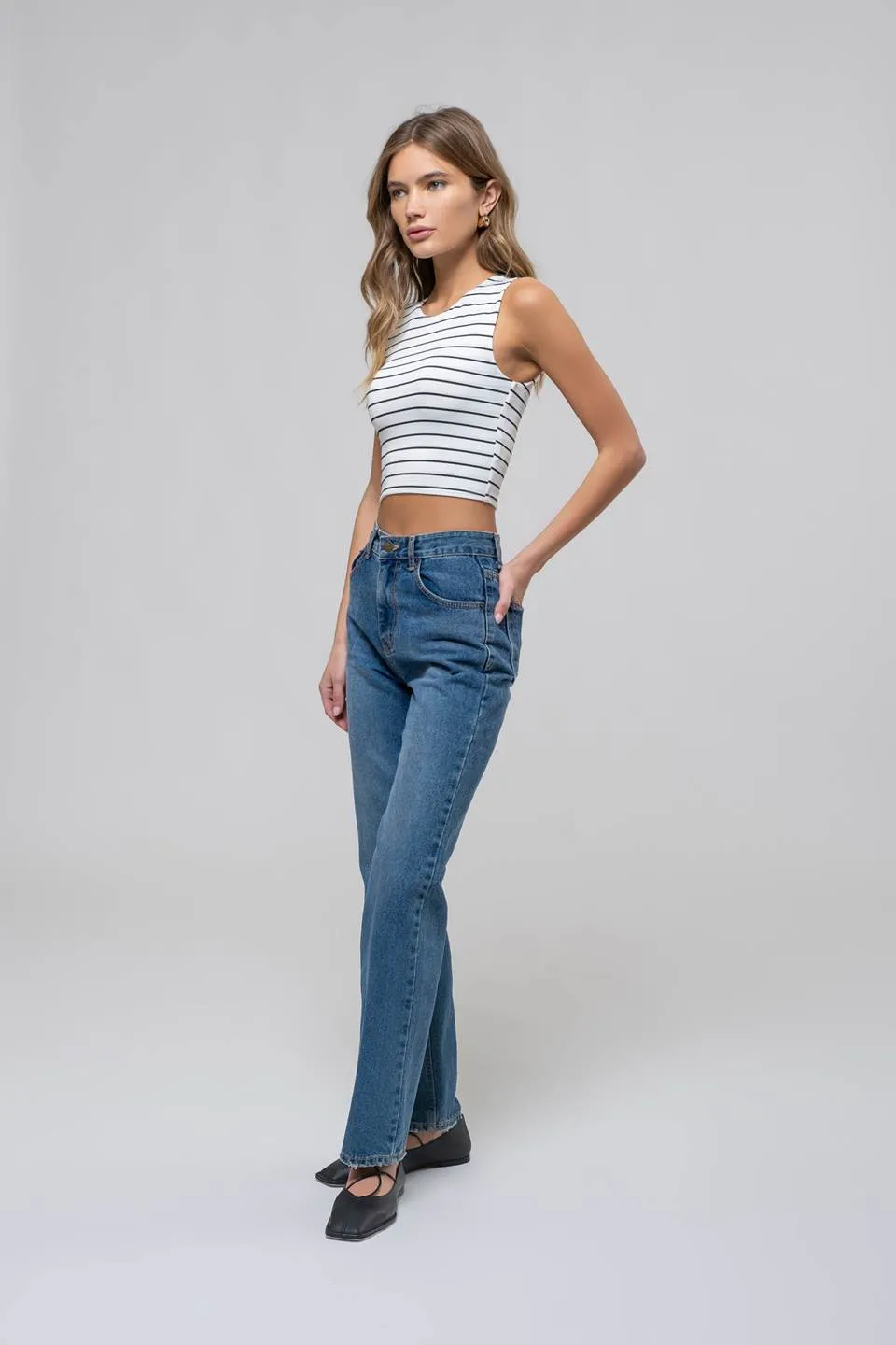 STRIPE ROUND NECK SLEEVELESS CROP TOP