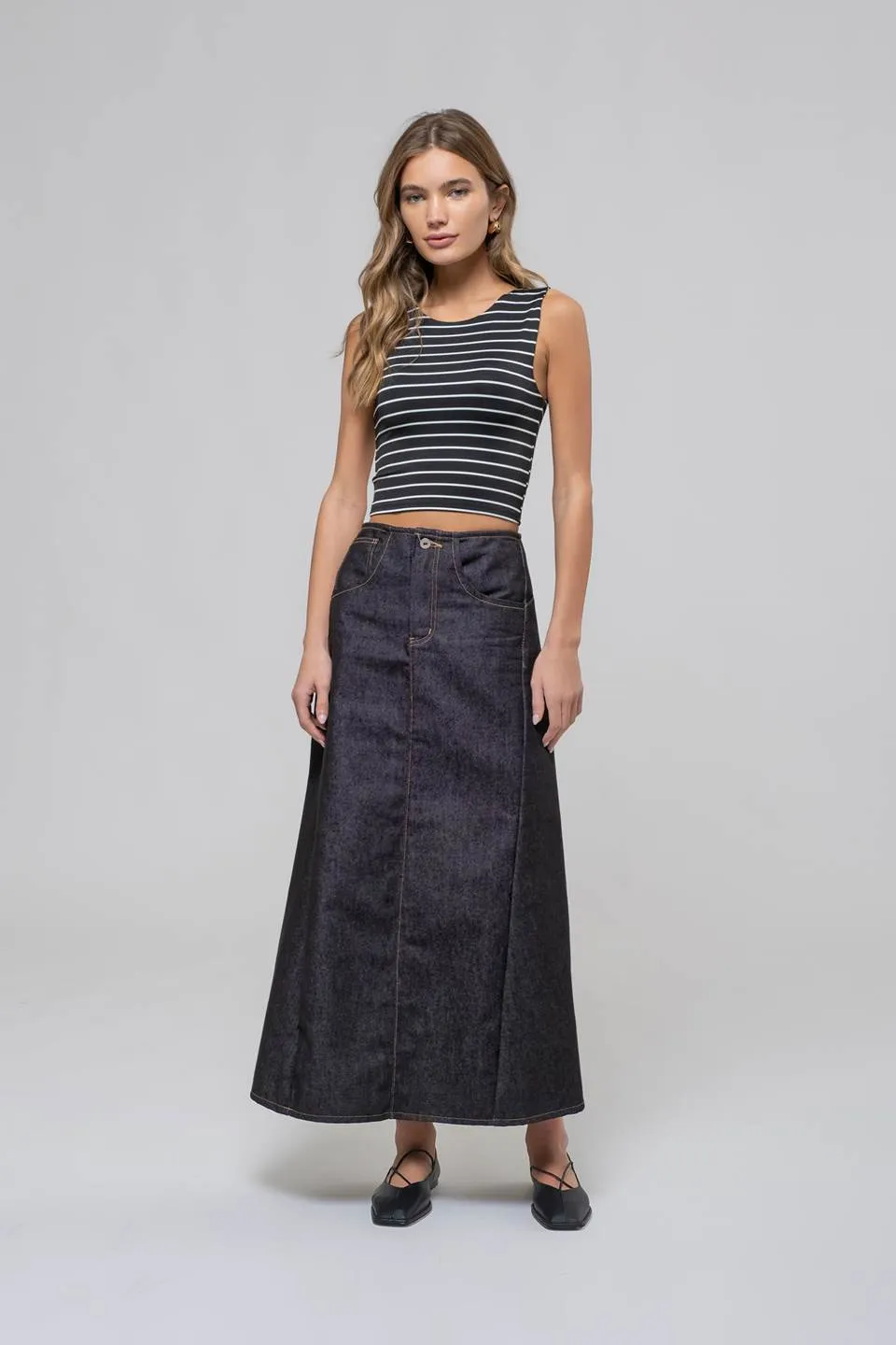 STRIPE ROUND NECK SLEEVELESS CROP TOP