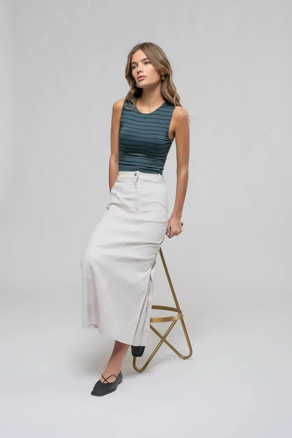 STRIPE ROUND NECK SLEEVELESS CROP TOP