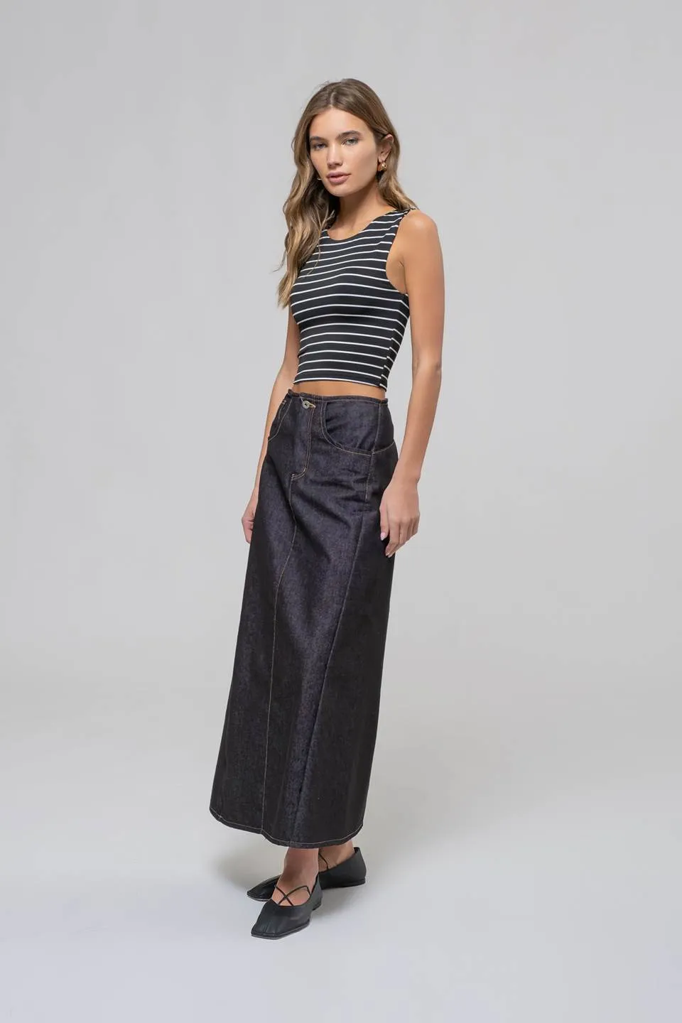 STRIPE ROUND NECK SLEEVELESS CROP TOP