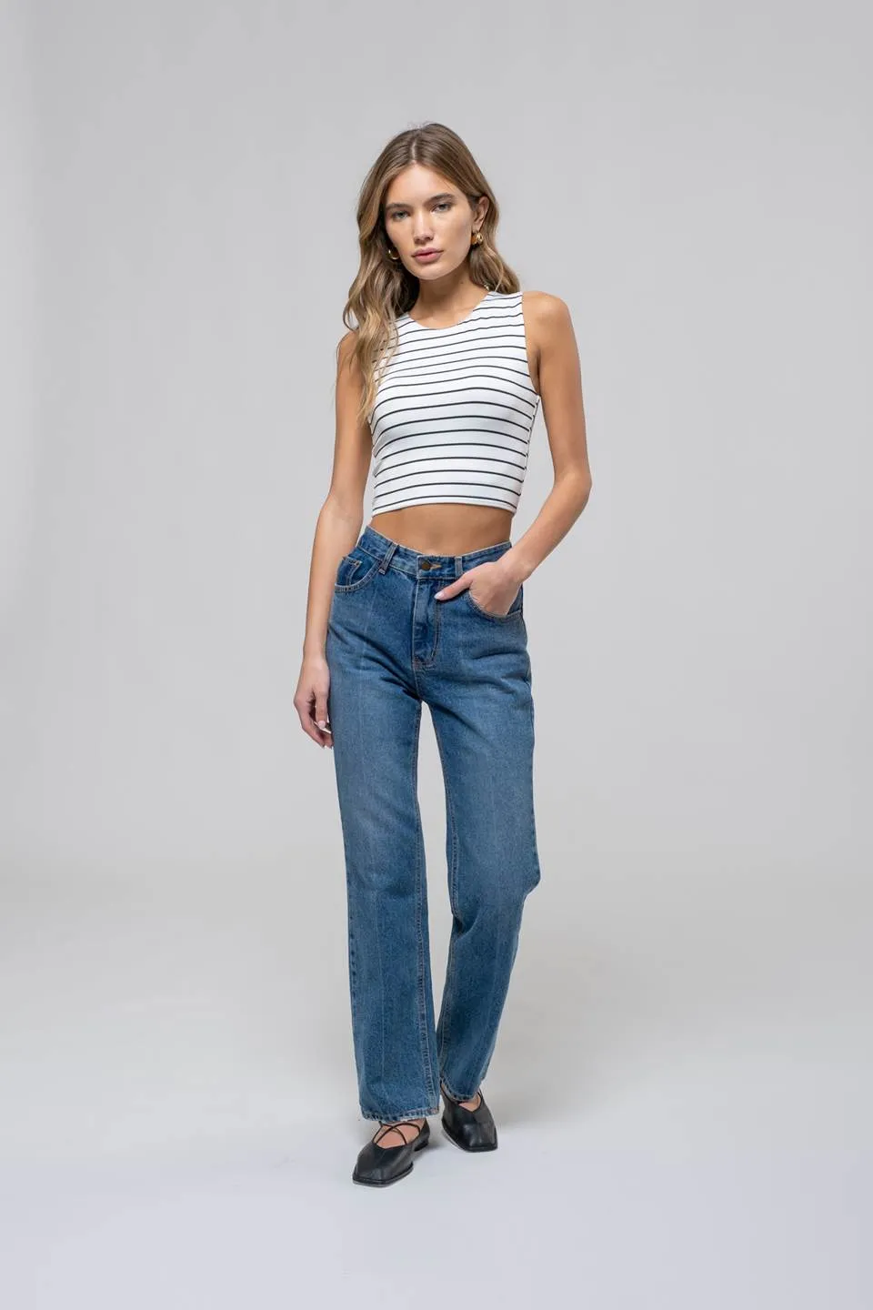 STRIPE ROUND NECK SLEEVELESS CROP TOP