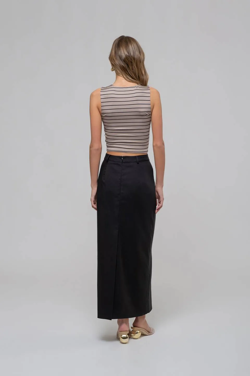 STRIPE ROUND NECK SLEEVELESS CROP TOP