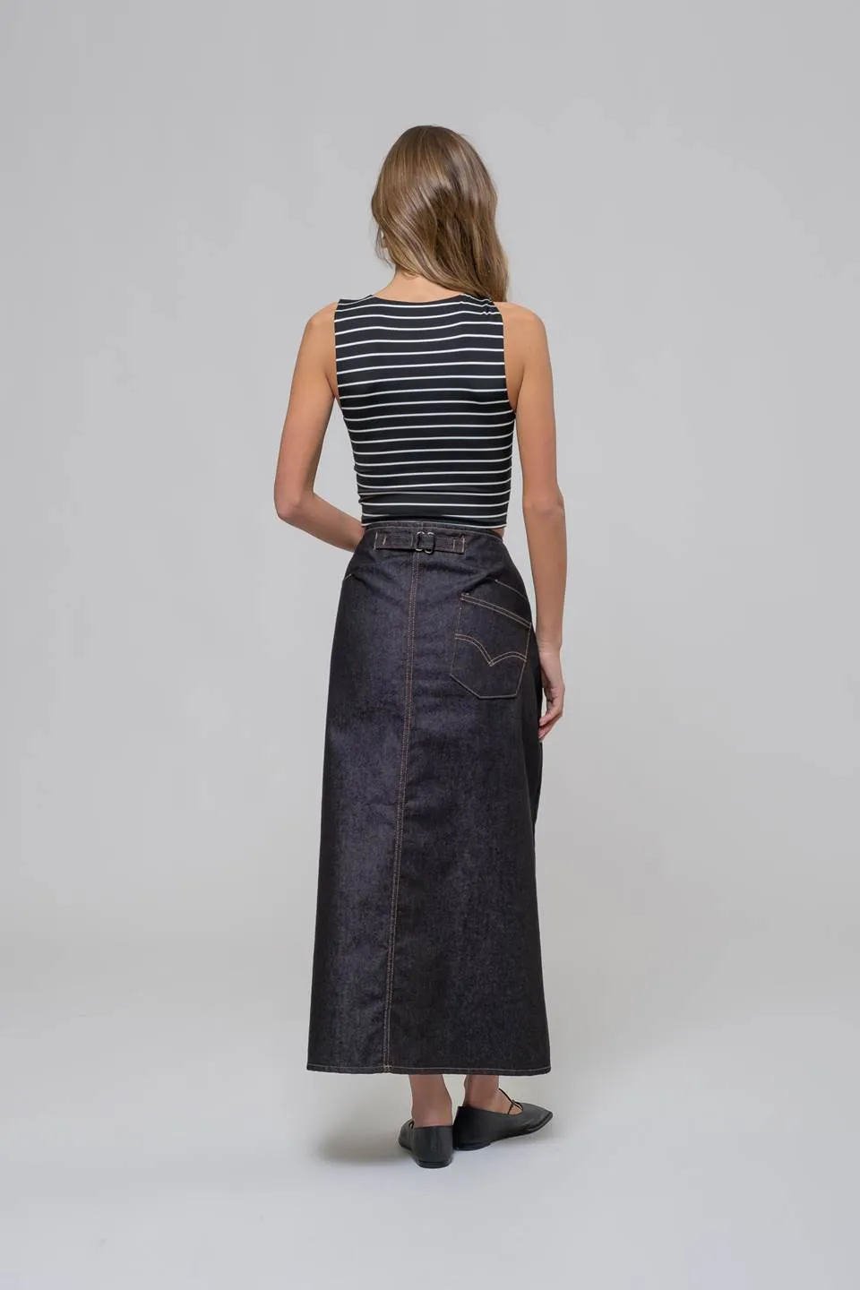 STRIPE ROUND NECK SLEEVELESS CROP TOP