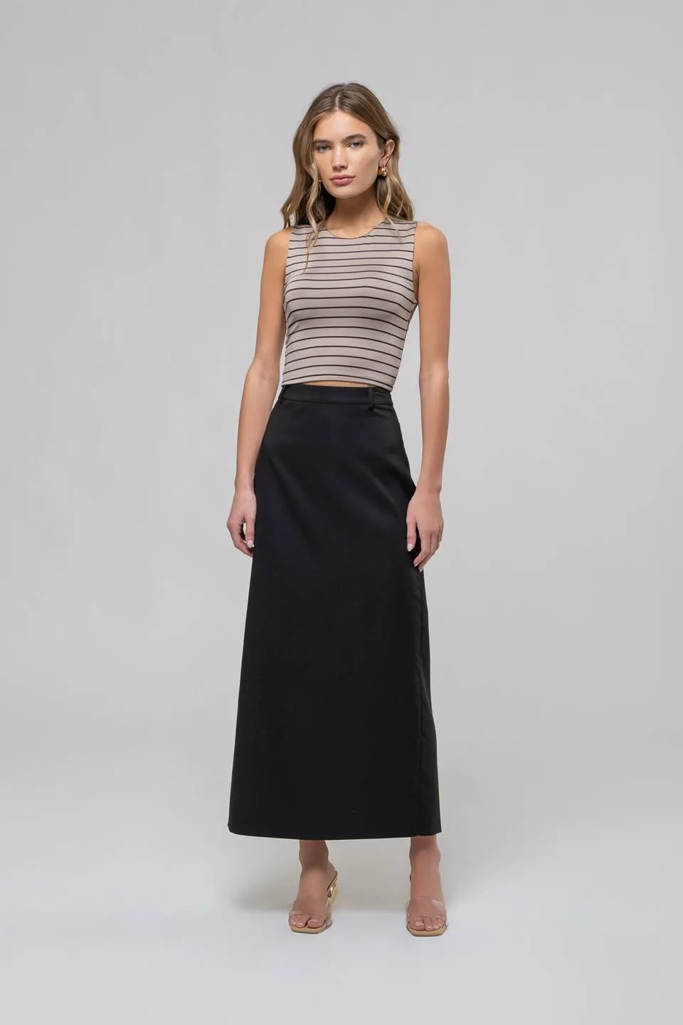 STRIPE ROUND NECK SLEEVELESS CROP TOP
