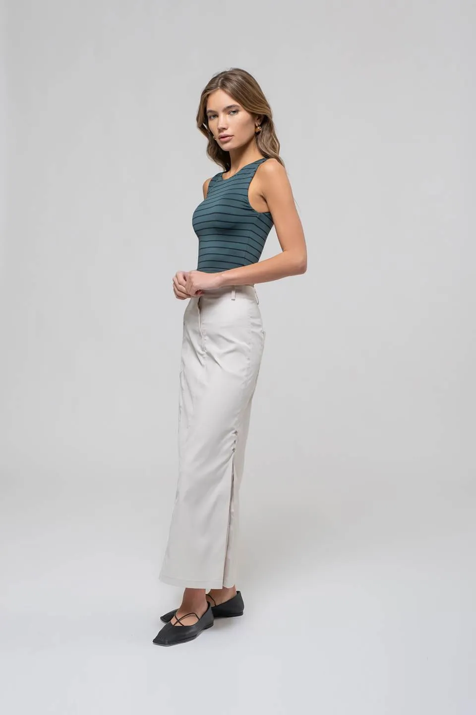 STRIPE ROUND NECK SLEEVELESS CROP TOP