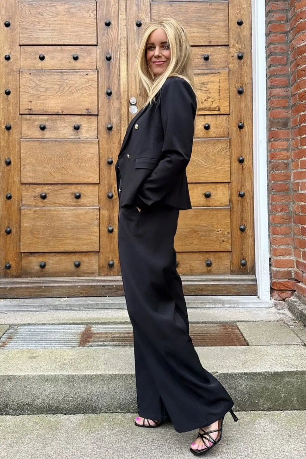 Valentin Studio - Gold Button Blazer - Black