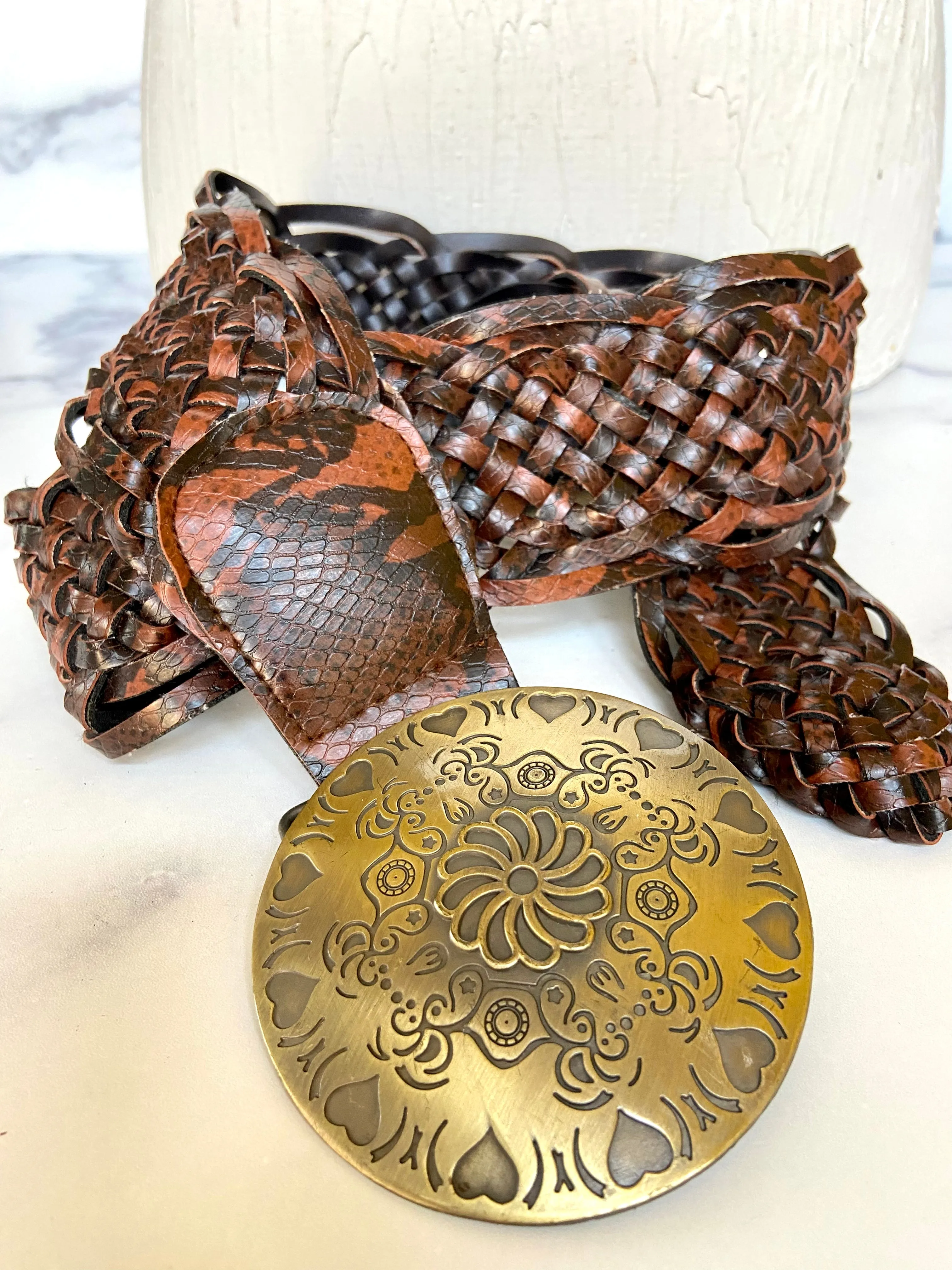 Vintage brown leather belt